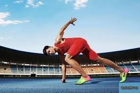 边裁：我手都举酸了 他就是不回头#足球